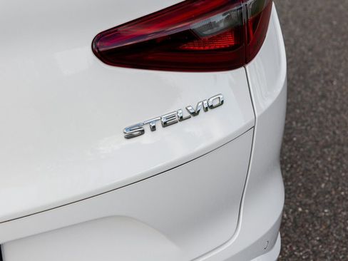 Used 2021 Alfa Romeo Stelvio Ti w/ Nero Edizione image 10