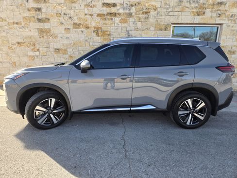 Used 2022 Nissan Rogue SL w/ SL Premium Package image 1