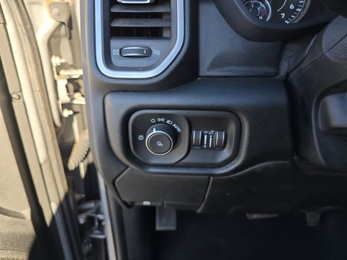 Used 2019 RAM 2500 Big Horn image 31