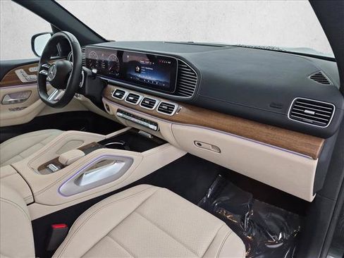 Used 2025 Mercedes-Benz GLS 450 4MATIC image 26