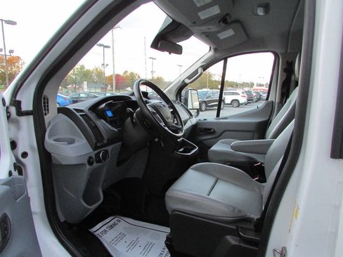 Used 2016 Ford Transit 150 XL image 7