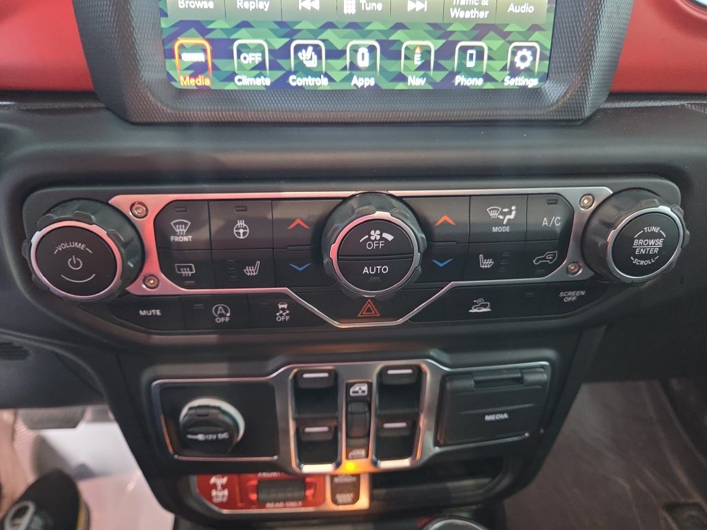 Used 2023 Jeep Wrangler Unlimited Rubicon w/ Cold Weather Group AWD/4WD image 37