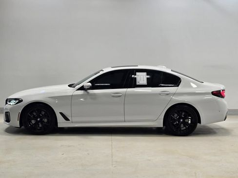 Used 2022 BMW 530i w/ M Sport Package RWD image 3