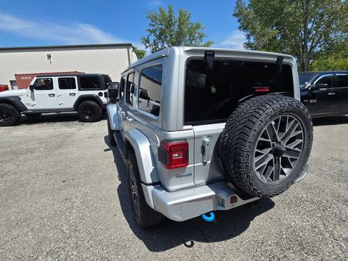 Used 2024 Jeep Wrangler High Altitude AWD/4WD image 5