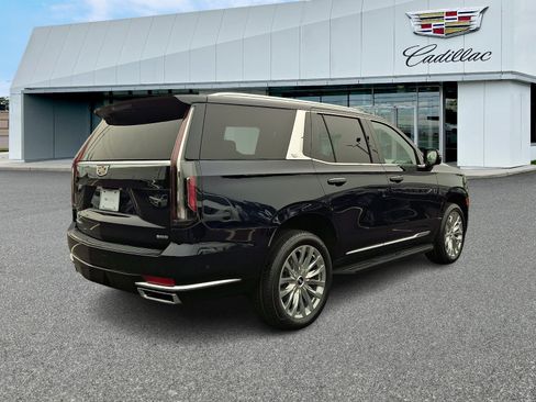 Certified 2024 Cadillac Escalade Premium Luxury AWD/4WD image 5