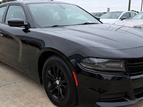 Used 2021 Dodge Charger SXT w/ Leather Interior Group RWD image 4