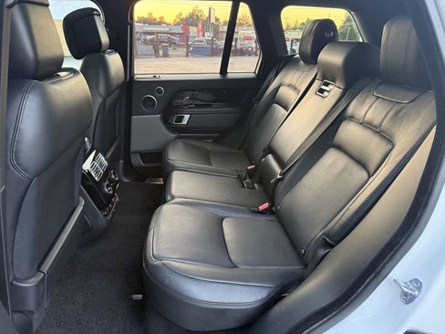 Used 2018 Land Rover Range Rover HSE AWD/4WD image 16