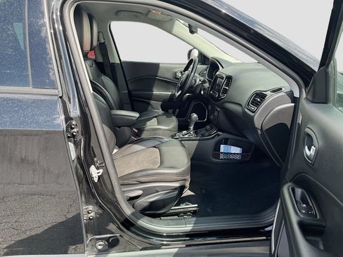 Used 2020 Jeep Compass Latitude AWD/4WD image 25