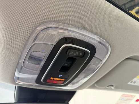 Used 2024 Hyundai Elantra Limited FWD image 19