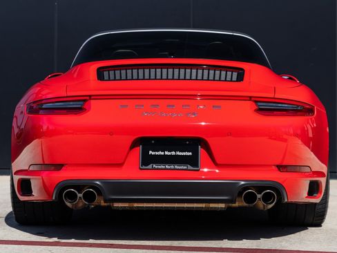 Certified 2019 Porsche 911 Targa 4S image 11