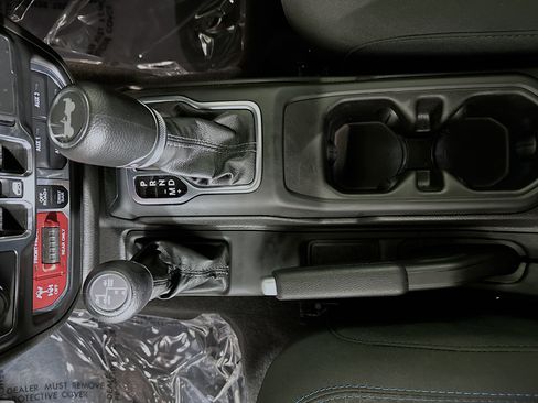 Used 2025 Jeep Wrangler Unlimited Rubicon 4xe w/ Convenience Group image 21