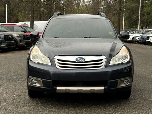 Used 2010 Subaru Outback 2.5i Limited image 2