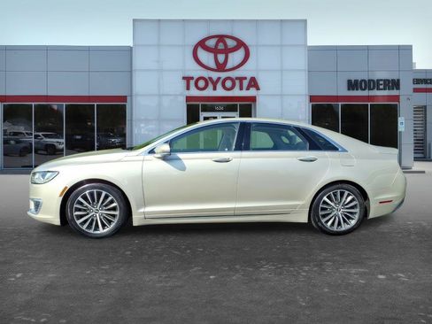 Used 2017 Lincoln MKZ Select w/ Select Plus Package FWD image 2