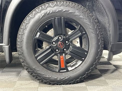 Certified 2025 Nissan Rogue SV image 10