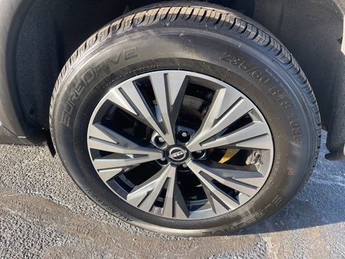 Certified 2023 Nissan Rogue SV image 25