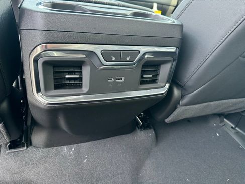 Certified 2025 Chevrolet Silverado 1500 High Country w/ Technology Package AWD/4WD image 17