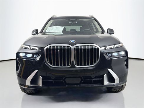 Certified 2026 BMW X7 xDrive40i w/ Climate Comfort Package AWD/4WD image 2