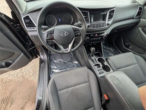 Used 2017 Hyundai Tucson SE image 11