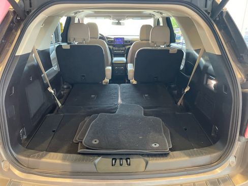 Used 2021 Ford Explorer Limited w/ Equipment Group 301A RWD image 20