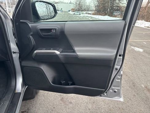 Certified 2019 Toyota Tacoma SR5 image 10