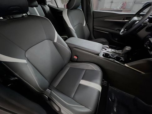 Used 2025 Toyota Camry SE w/ Convenience Package image 31