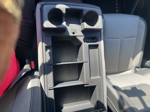 Used 2018 Nissan Titan S w/ S Utility Package image 25