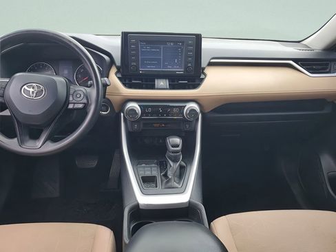 Used 2021 Toyota RAV4 XLE image 10