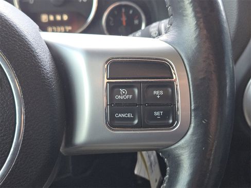 Used 2015 Jeep Wrangler Unlimited Rubicon image 24