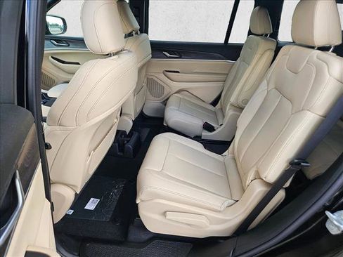 New 2025 Jeep Grand Cherokee L Limited image 16