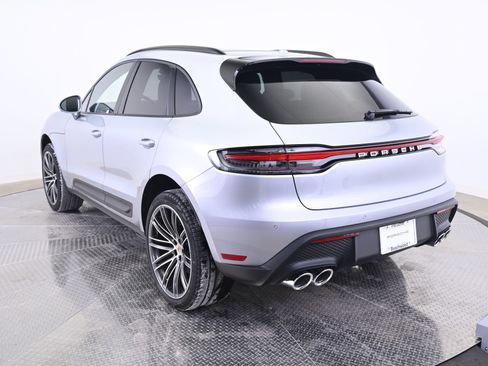 Used 2026 Porsche Macan AWD/4WD image 3