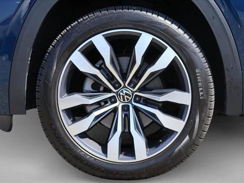 Used 2022 Volkswagen Atlas Cross Sport SEL Premium R-Line AWD/4WD image 9