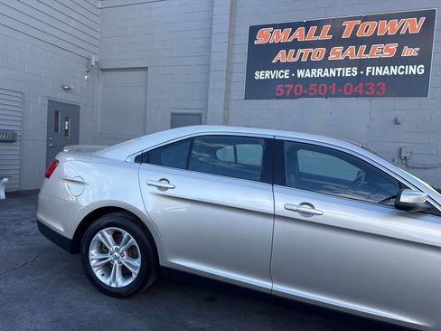 Used 2017 Ford Taurus SEL w/ Equipment Group 201A image 9