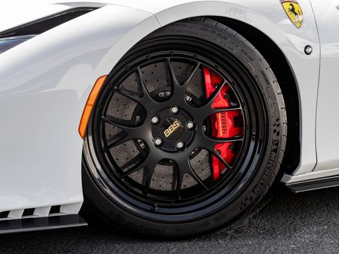 Used 2022 Ferrari F8 Tributo RWD image 9