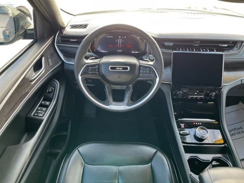 Used 2024 Jeep Grand Cherokee Limited image 21