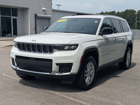 Used 2025 Jeep Grand Cherokee L Laredo w/ Luxury Tech Group I RWD image 7