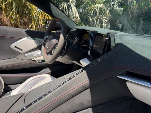 Used 2023 Chevrolet Corvette Stingray Premium Conv RWD image 32