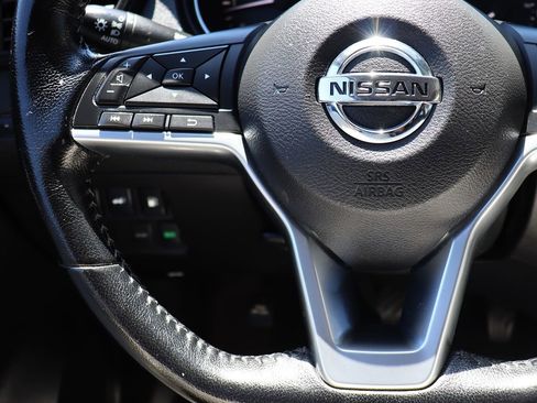 Used 2020 Nissan Rogue SV image 54