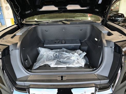 New 2026 GMC Sierra EV Elevation w/ Premium Package image 34