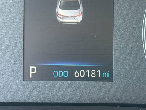 Used 2024 Toyota Corolla LE image 8