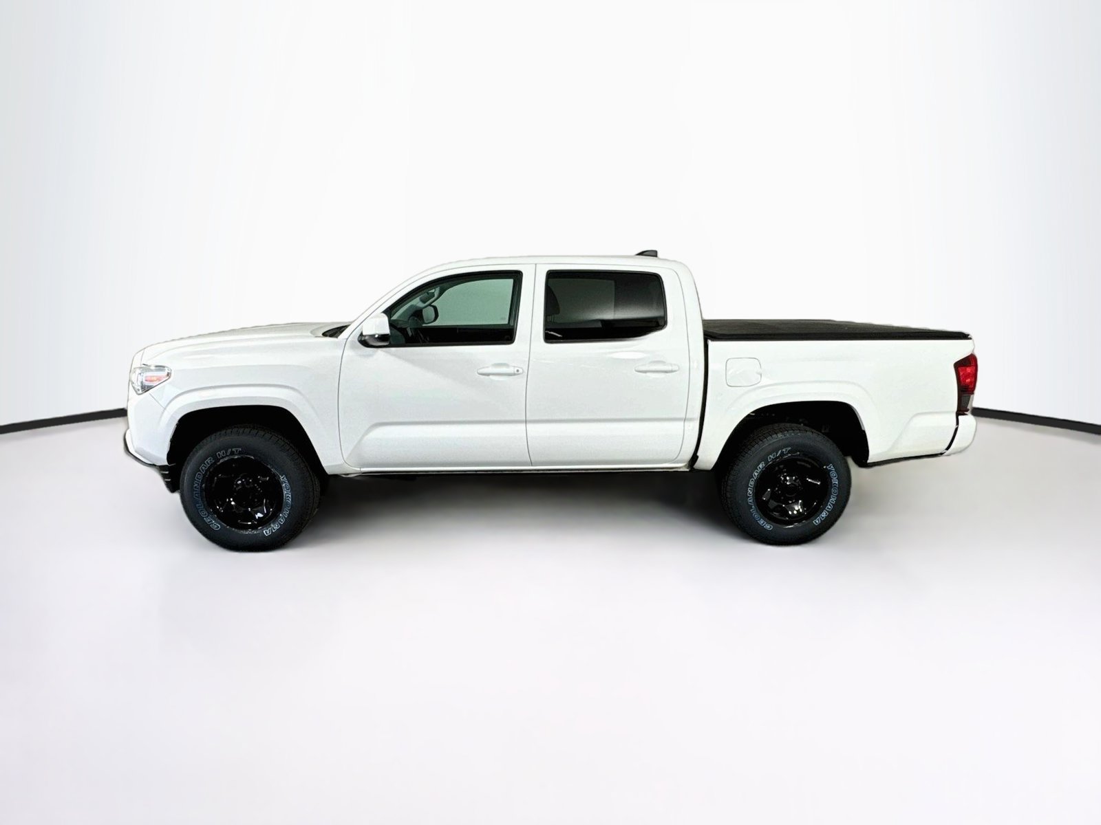 Certified 2023 Toyota Tacoma SR AWD/4WD image 4