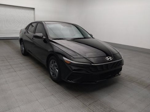 Used 2024 Hyundai Elantra SEL FWD image 13
