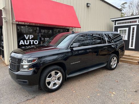 Used 2016 Chevrolet Suburban LT image 7