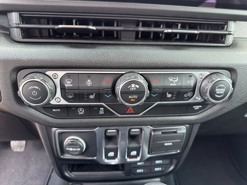 Used 2024 Jeep Wrangler Sport AWD/4WD image 28