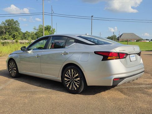 Used 2025 Nissan Altima 2.5 SV FWD image 6