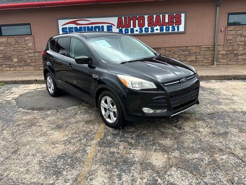 Used 2015 Ford Escape SE FWD image 2