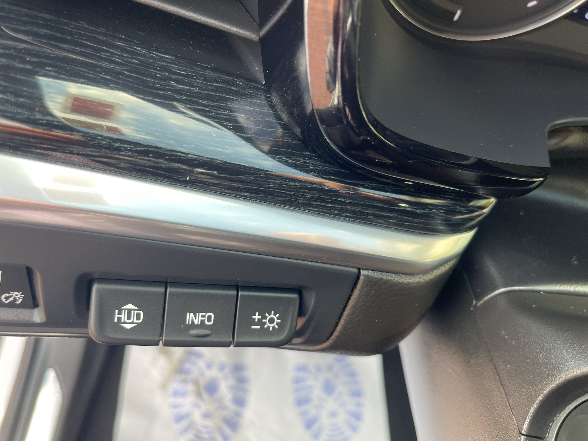 Used 2024 Cadillac XT5 Premium Luxury w/ Technology Package AWD/4WD image 21