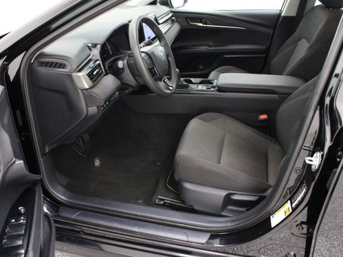 Used 2025 Toyota Camry LE FWD image 14