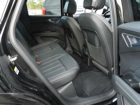 Used 2024 Audi Q4 e-tron Premium Plus w/ Premium Plus image 20