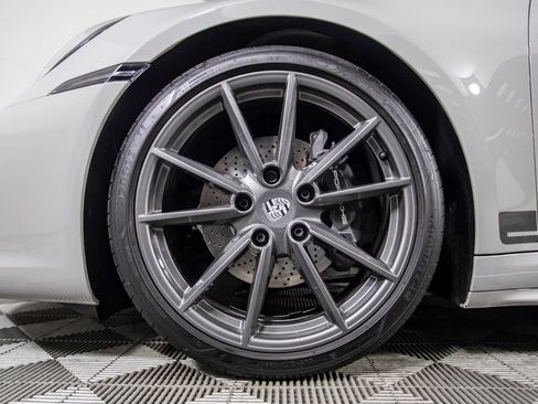 Used 2024 Porsche 911 Carrera T RWD image 38