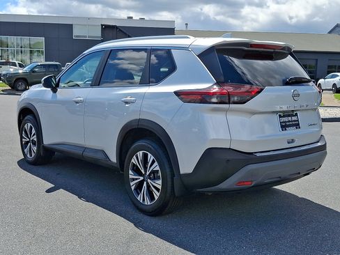Certified 2023 Nissan Rogue SV w/ SV Premium Package AWD/4WD image 6
